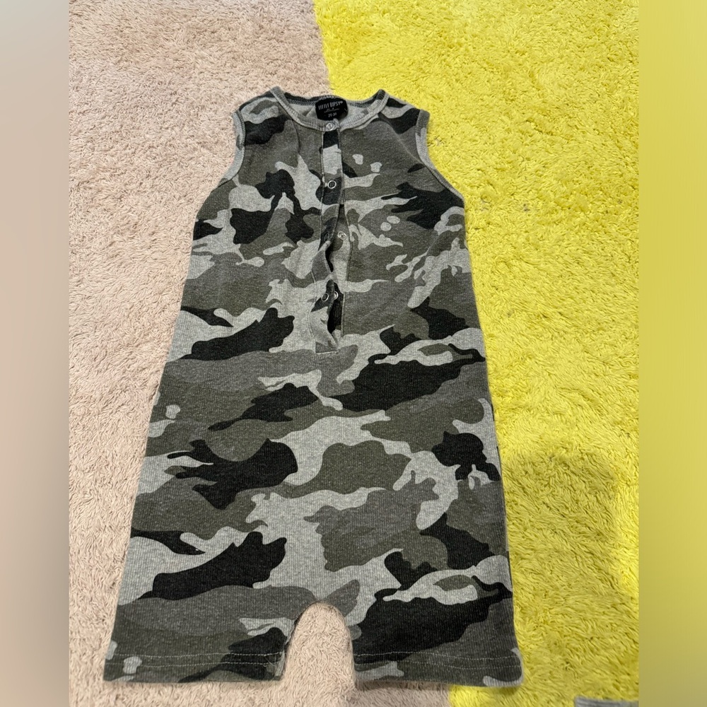 Romper Camouflage Print sz 2-3